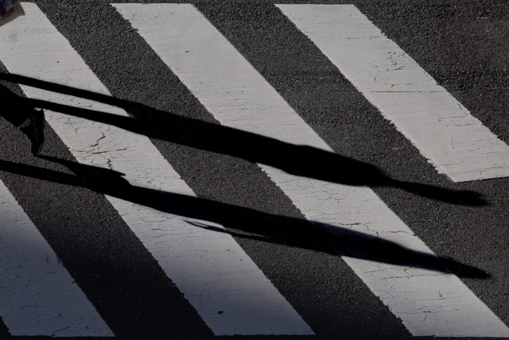 Ombre sur passage piétion